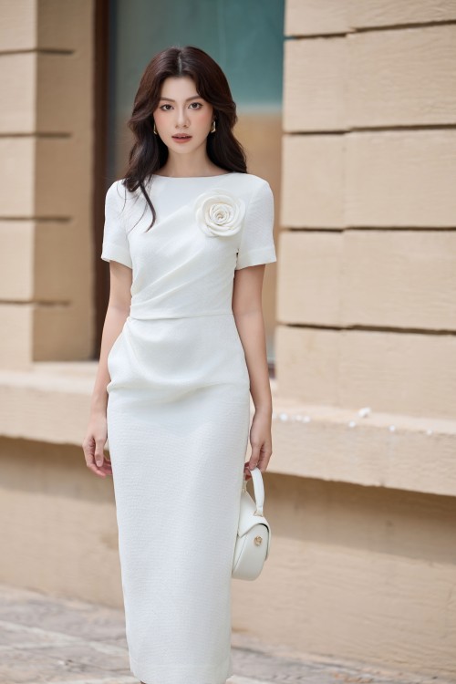 Sixdo White Woven Pencil Dress With Flower